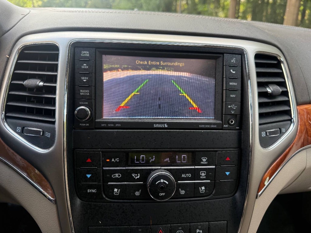2012 Jeep Grand Cherokee Image 18
