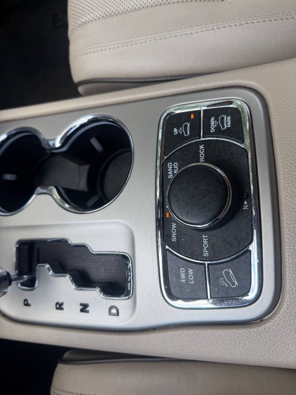 2012 Jeep Grand Cherokee Image 19