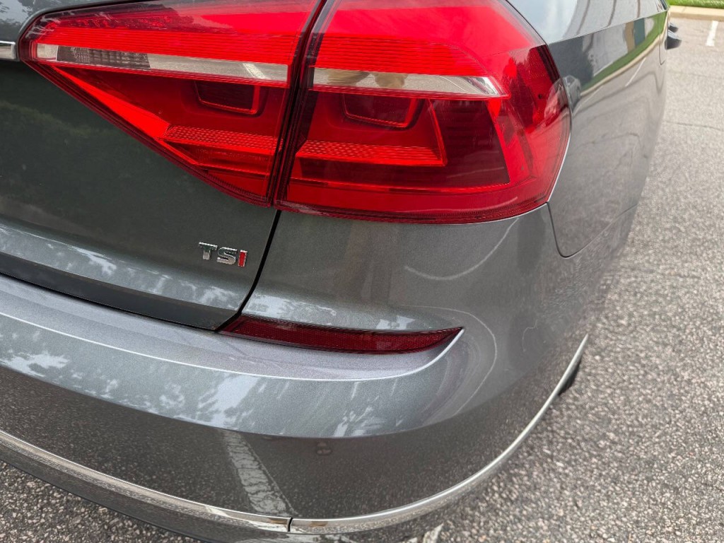 2016 Volkswagen Passat Image 5