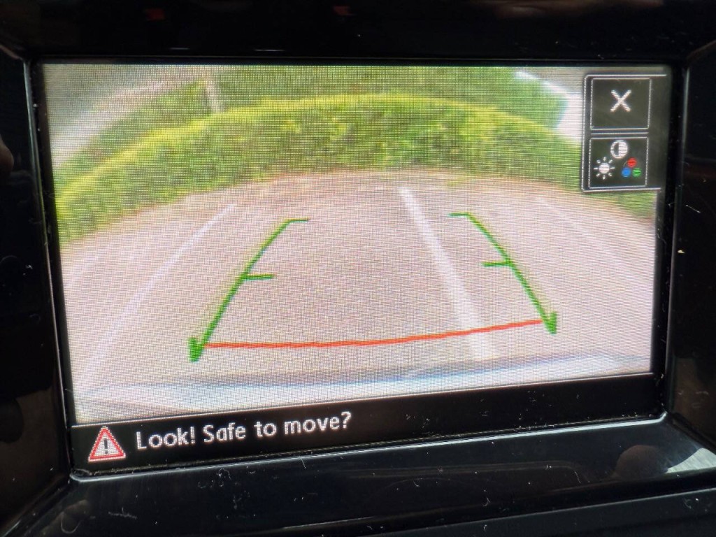 2016 Volkswagen Passat Image 14