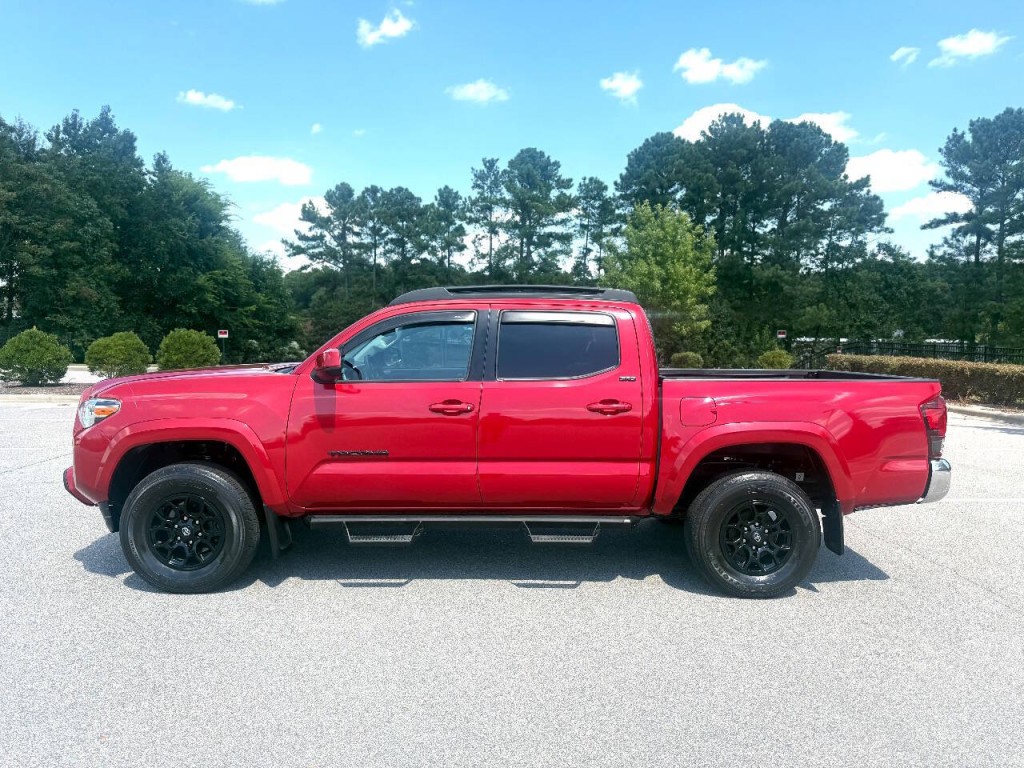 2022 Toyota Tacoma Image 2