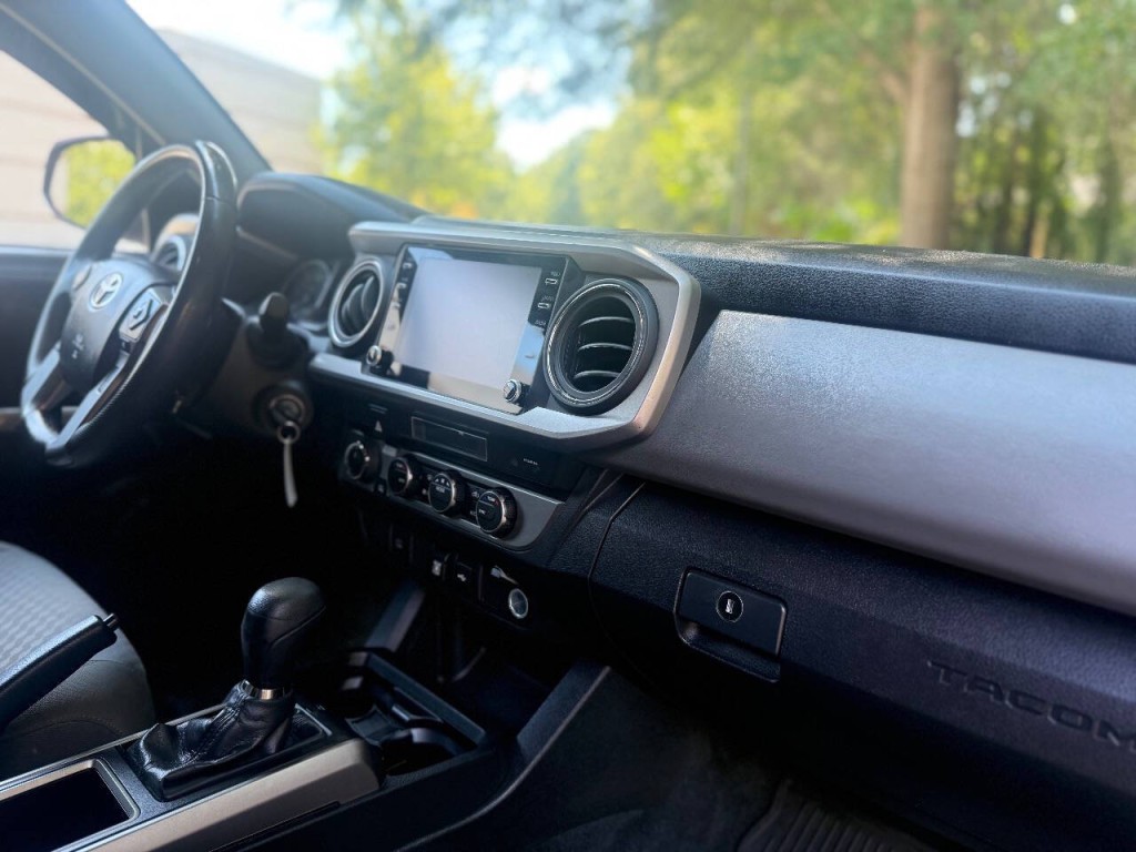2022 Toyota Tacoma Image 11