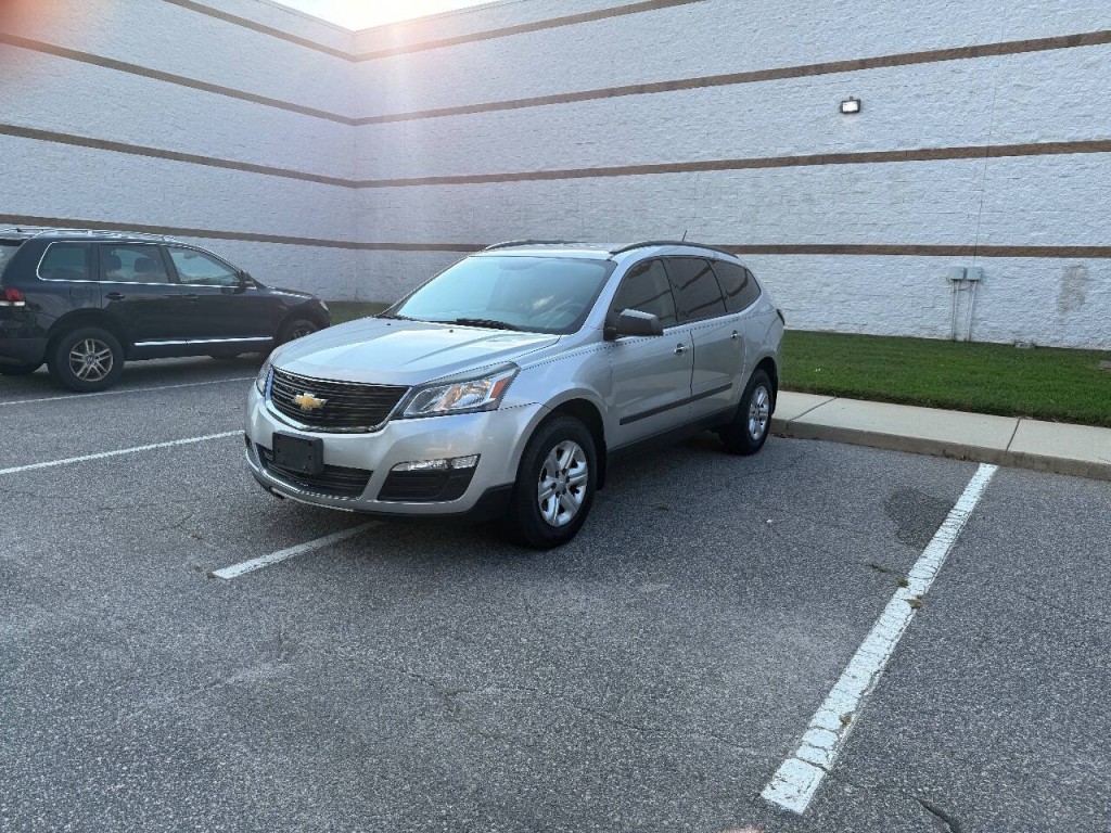 2017 Chevrolet Traverse Image 1