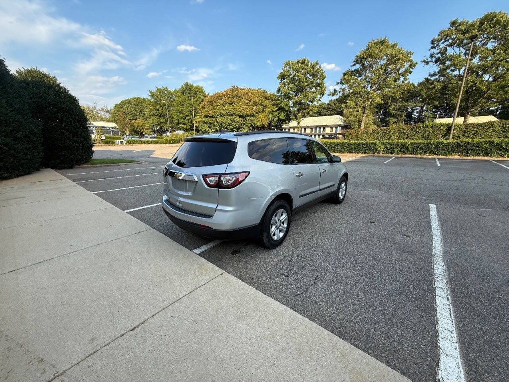 2017 Chevrolet Traverse Image 4