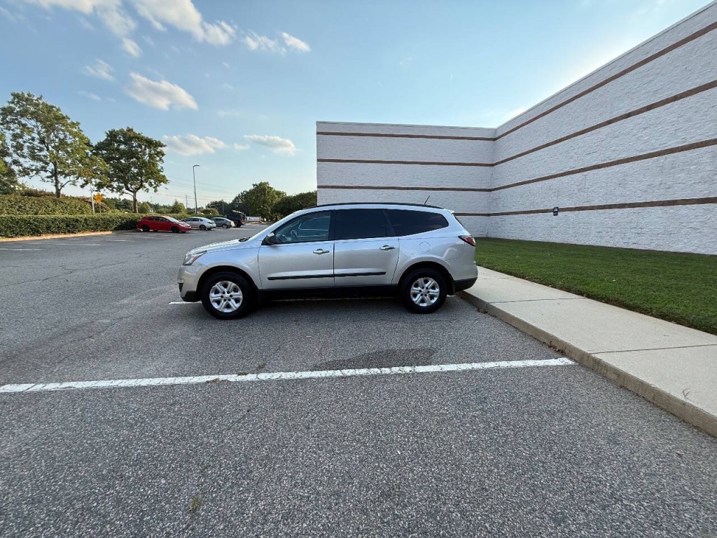 2017 Chevrolet Traverse Image 8