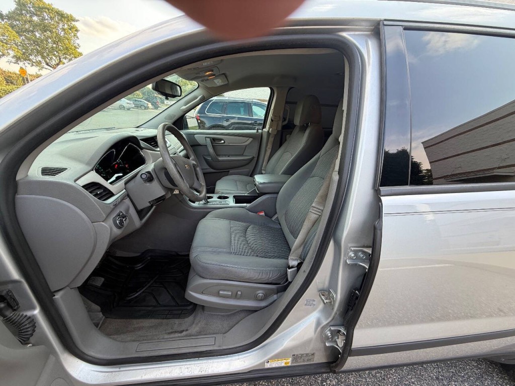 2017 Chevrolet Traverse Image 13