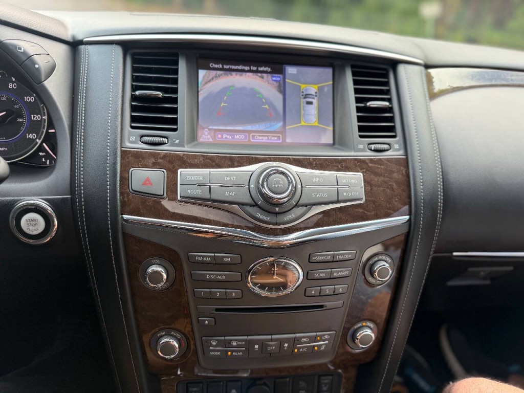 2016 INFINITI QX80 Image 18