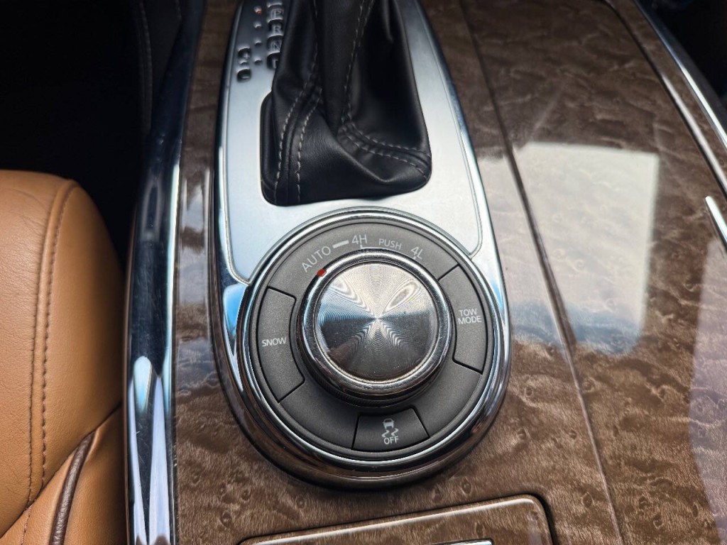 2016 INFINITI QX80 Image 21
