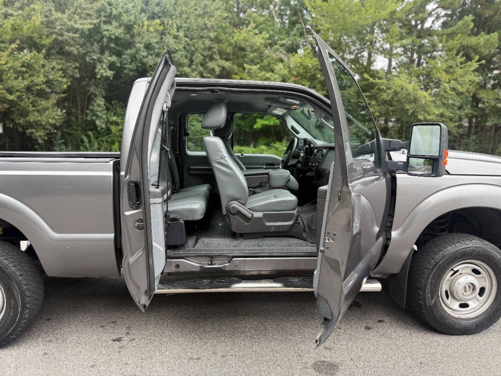 2013 Ford F-250 Image 11