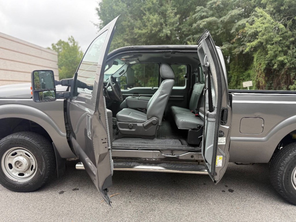2013 Ford F-250 Image 12
