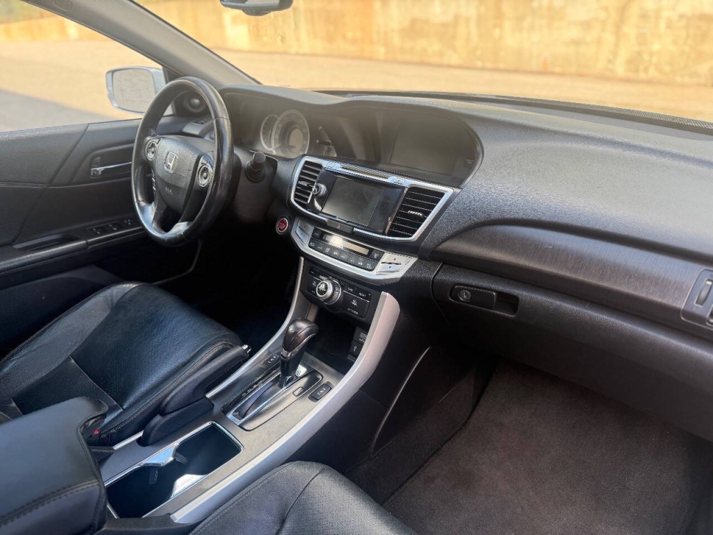 2015 Honda Accord Image 10