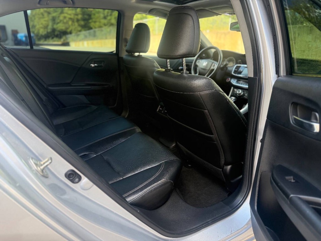 2015 Honda Accord Image 11