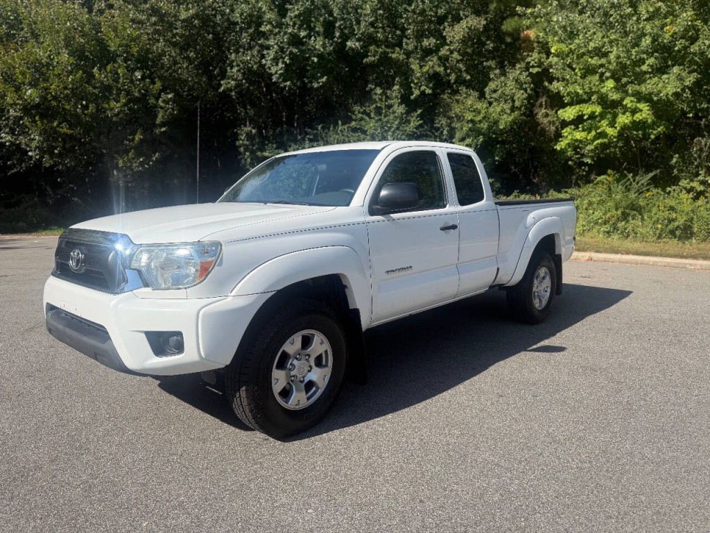 2014 Toyota Tacoma Image 1