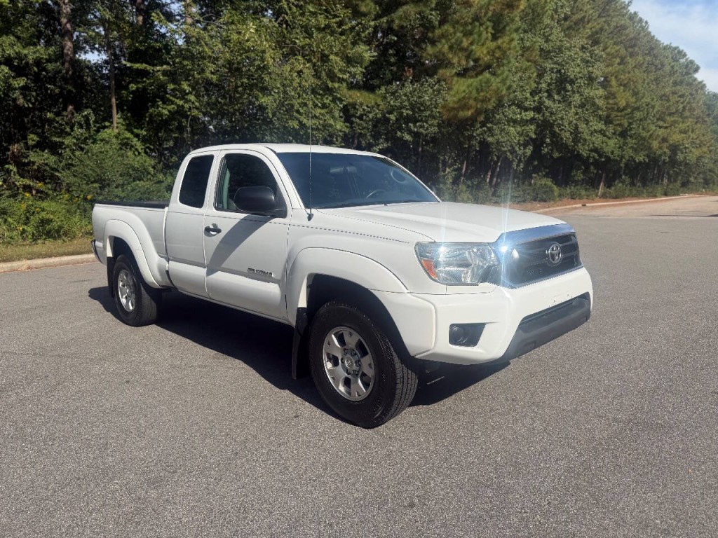 2014 Toyota Tacoma Image 2