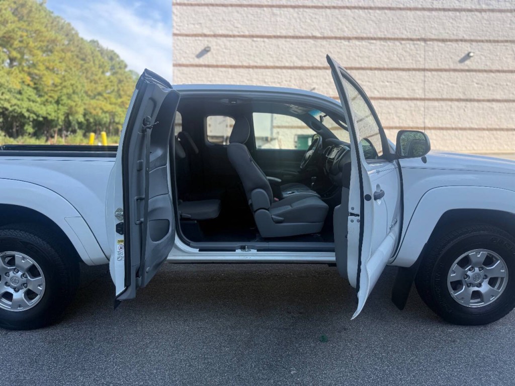 2014 Toyota Tacoma Image 10
