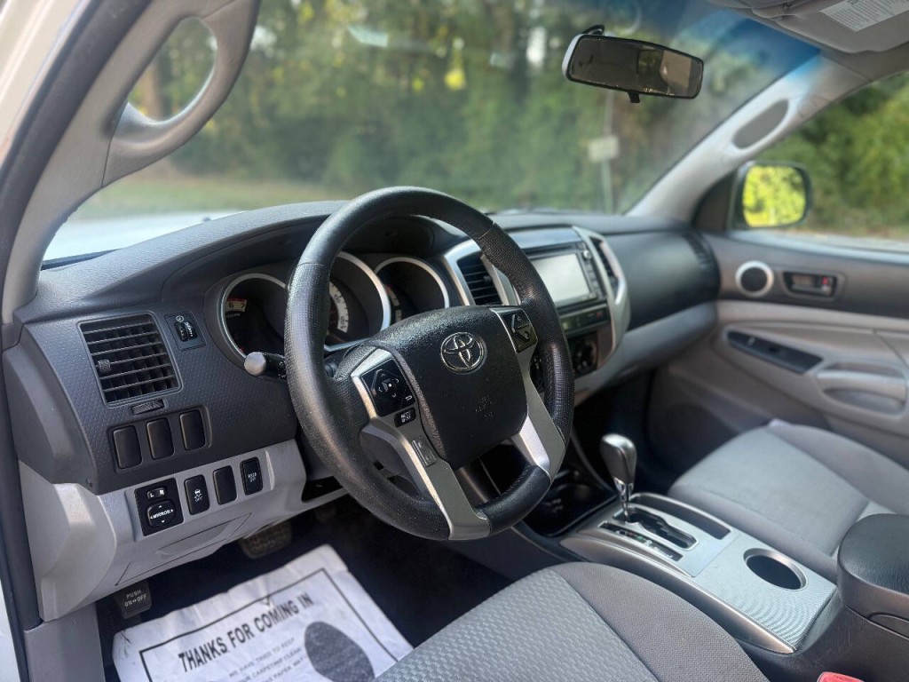 2014 Toyota Tacoma Image 12