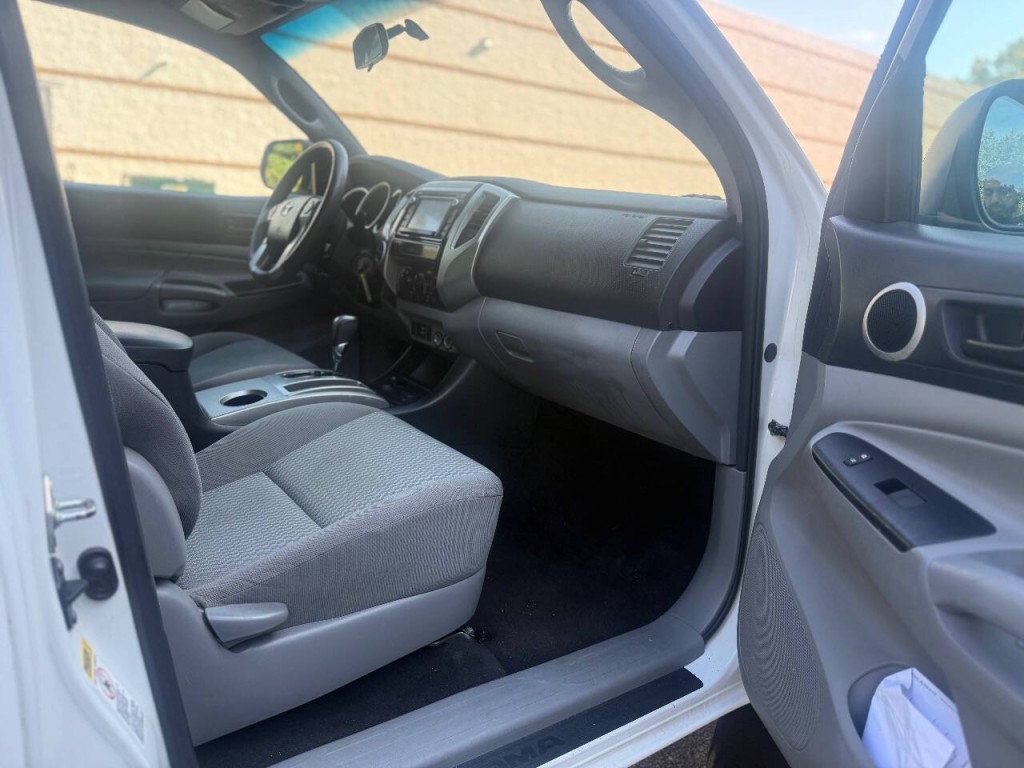 2014 Toyota Tacoma Image 13