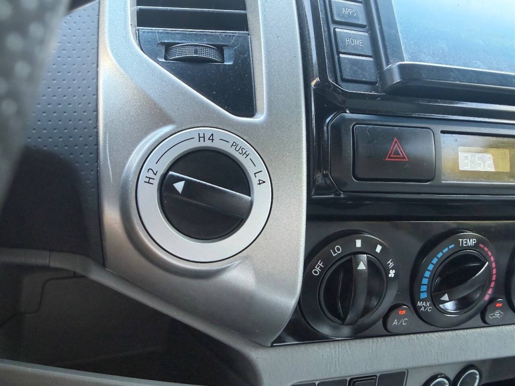 2014 Toyota Tacoma Image 17