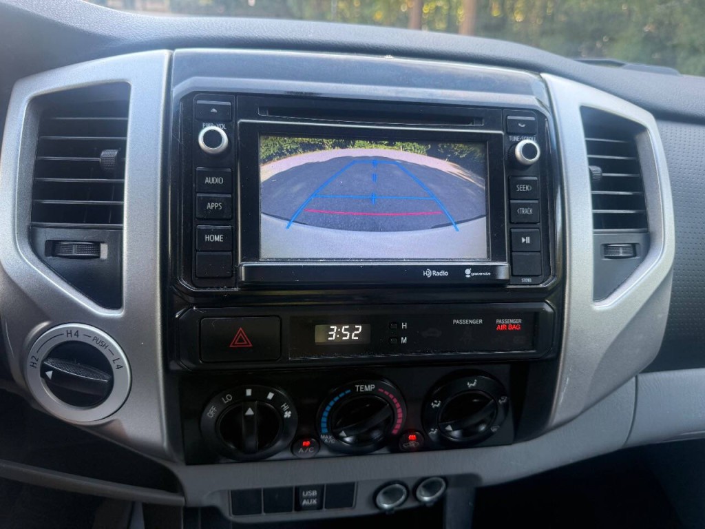 2014 Toyota Tacoma Image 18
