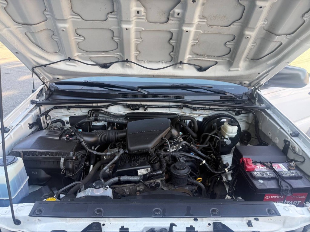 2014 Toyota Tacoma Image 25