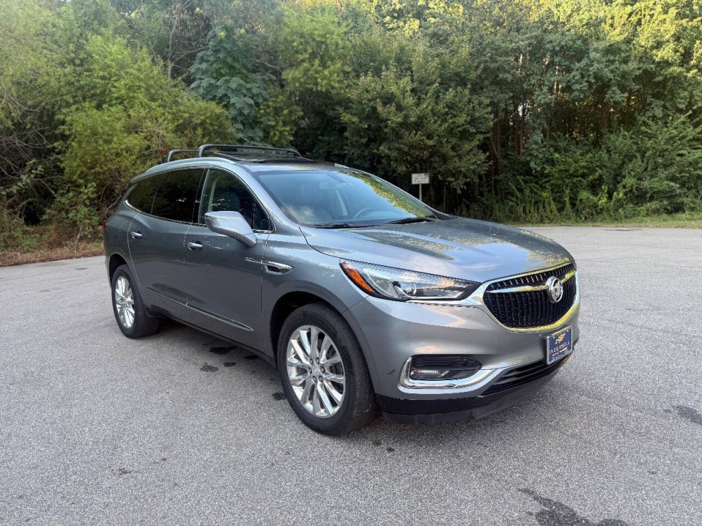 2018 Buick Enclave Image 1