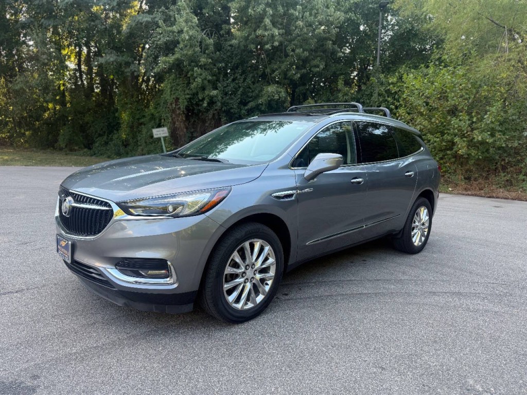 2018 Buick Enclave Image 2