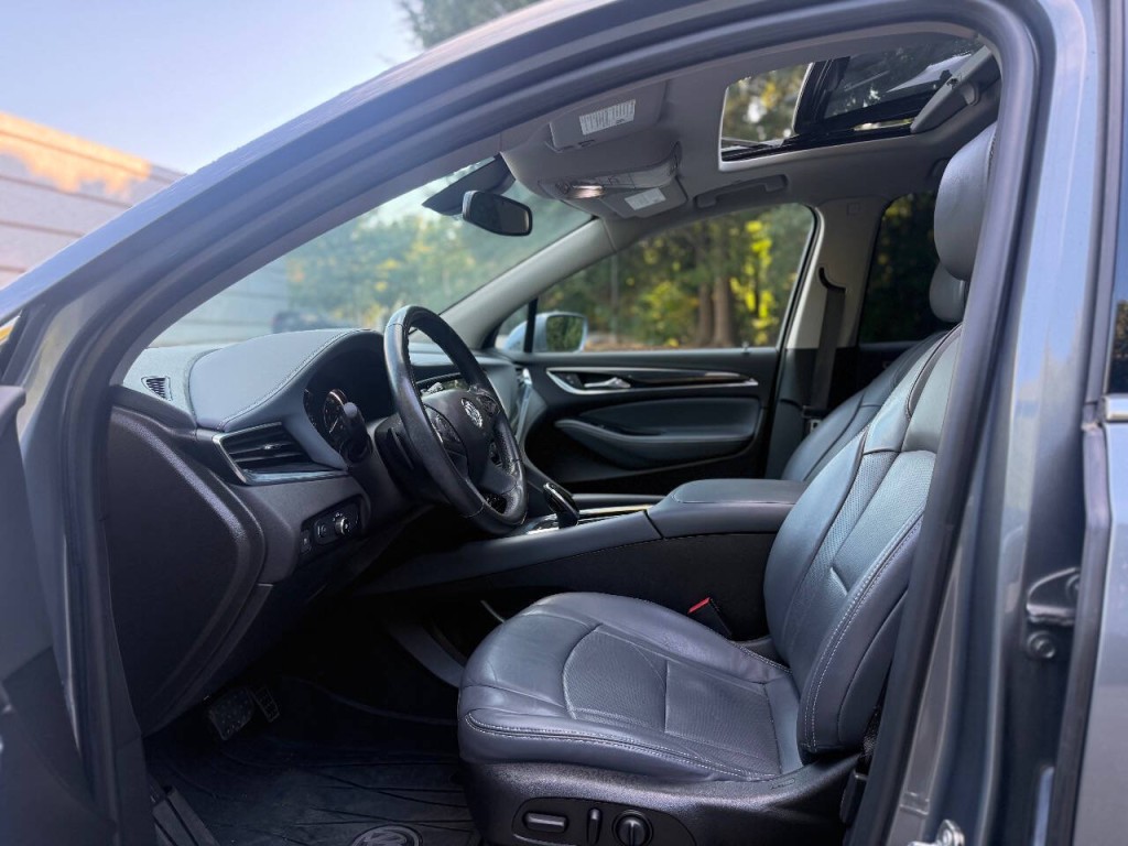 2018 Buick Enclave Image 9