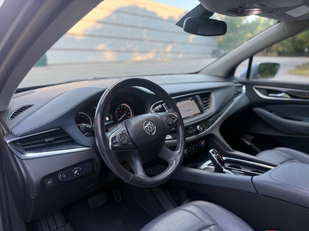 2018 Buick Enclave Image 10
