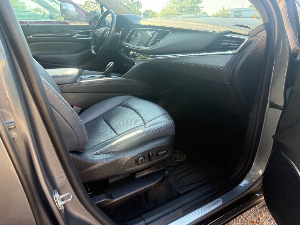 2018 Buick Enclave Image 12