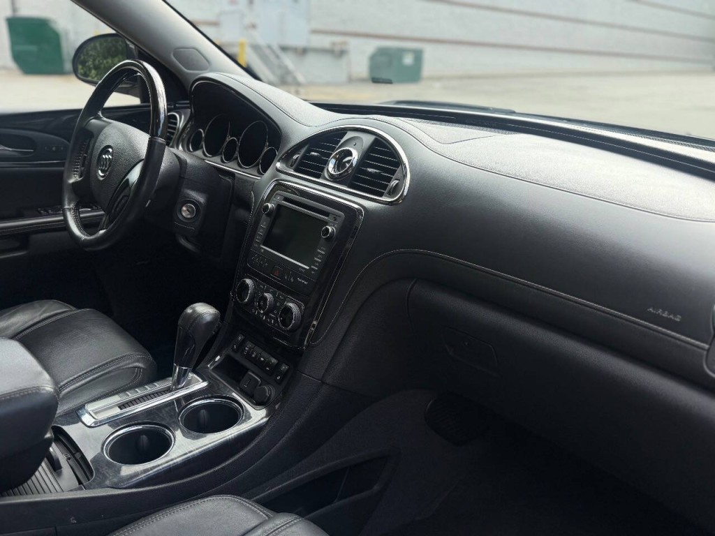 2016 Buick Enclave Image 10