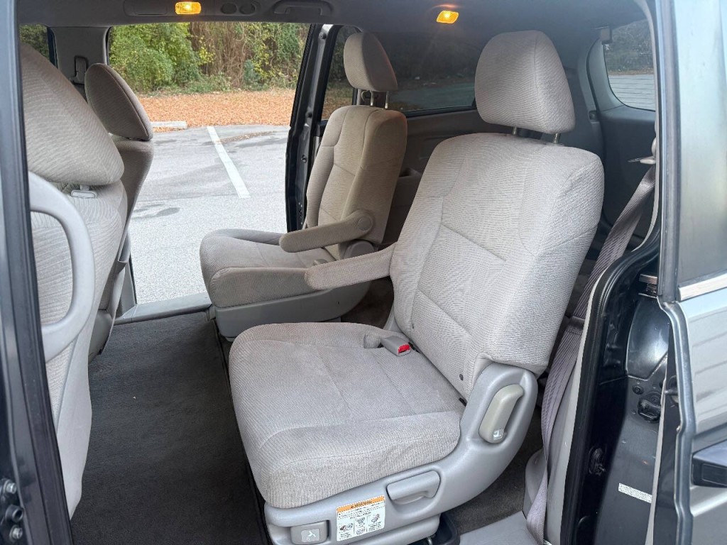 2011 Honda Odyssey Image 14