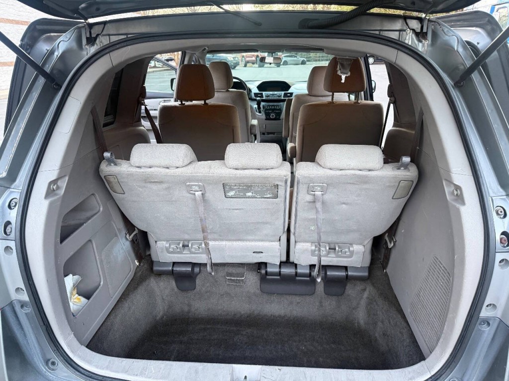 2011 Honda Odyssey Image 16