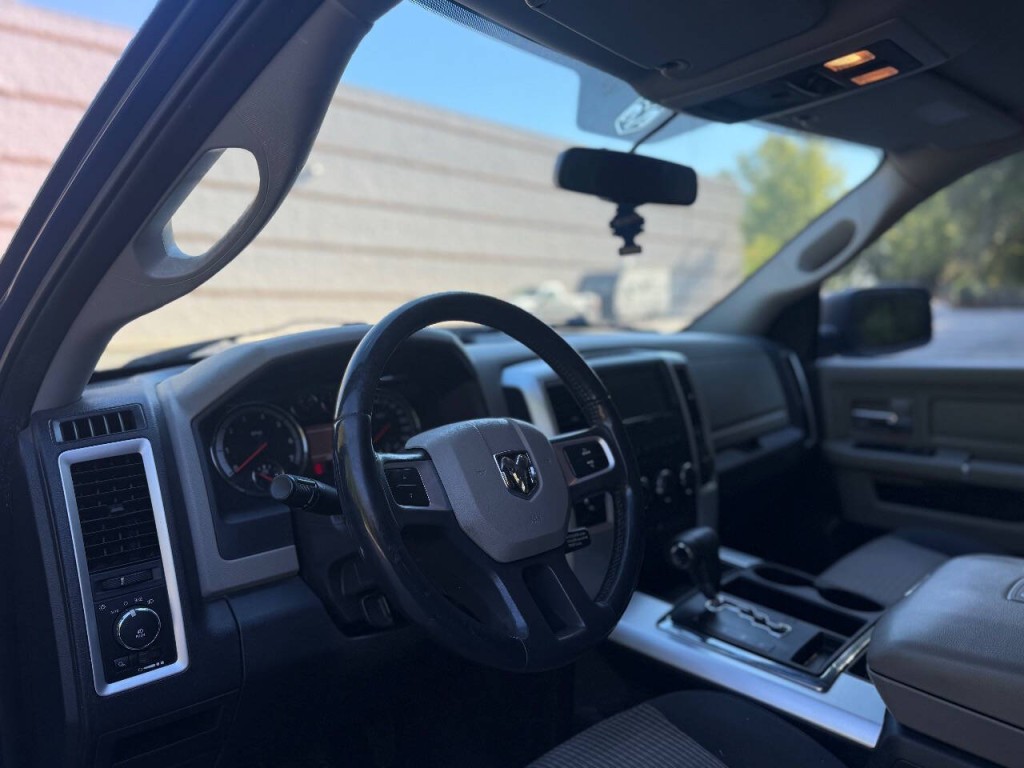 2011 RAM 1500 Image 12