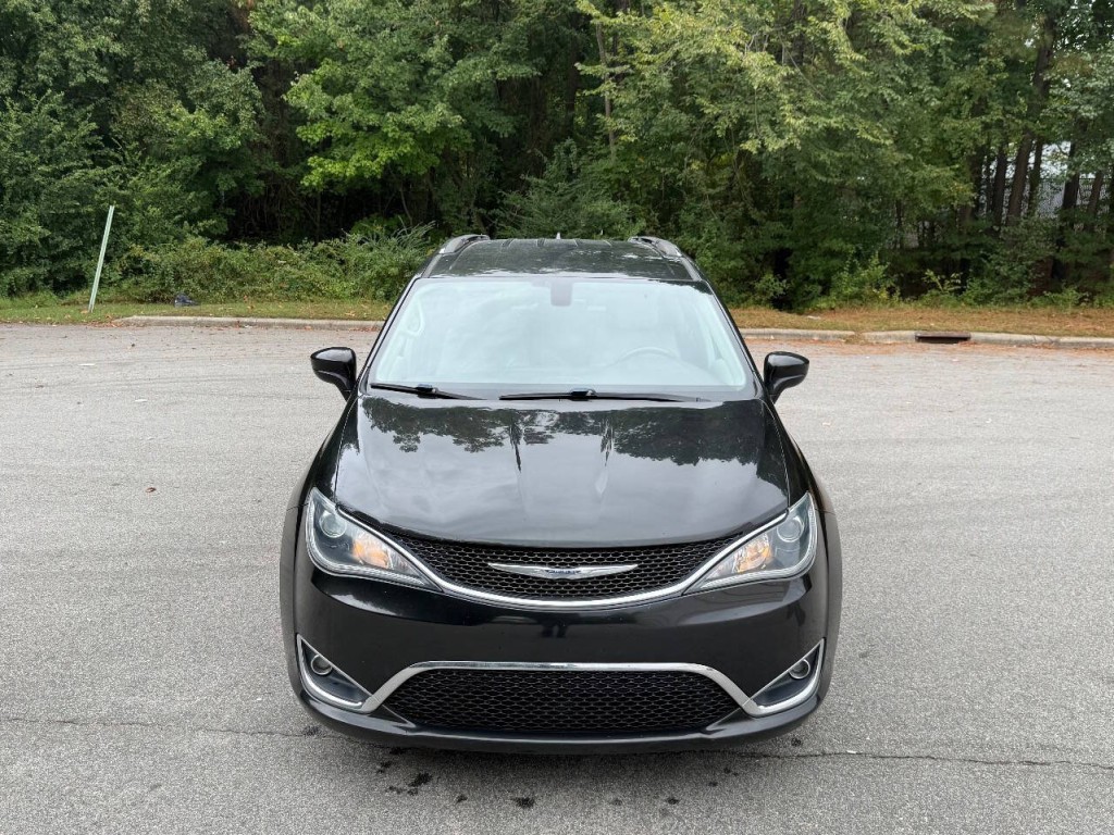 2018 Chrysler Pacifica Image 9