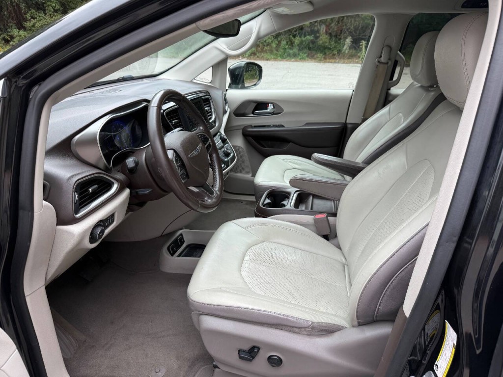 2018 Chrysler Pacifica Image 10