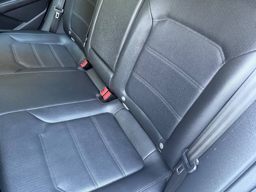 2017 Volkswagen Passat Image 10