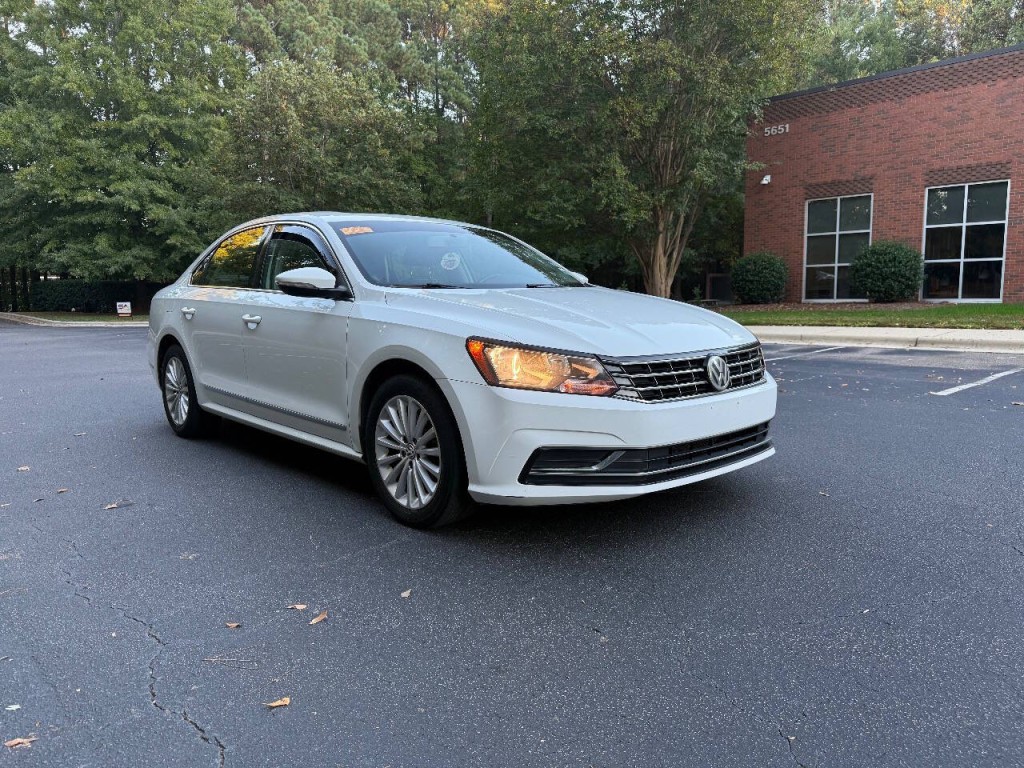 2017 Volkswagen Passat Image 20