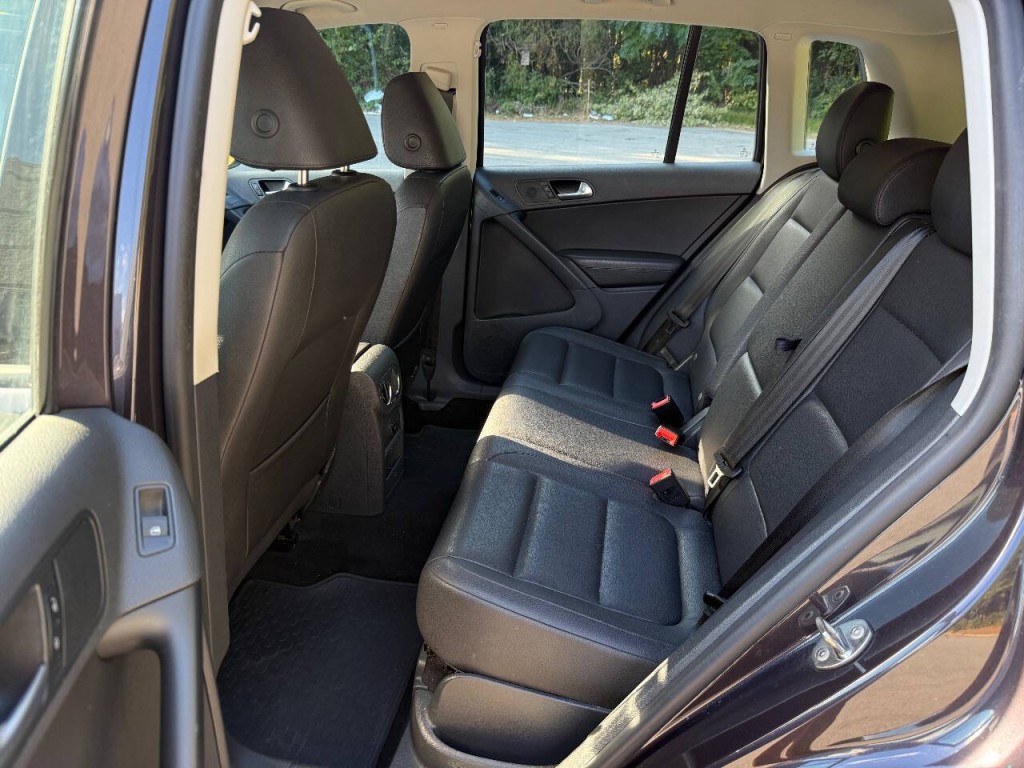 2016 Volkswagen Tiguan Image 12