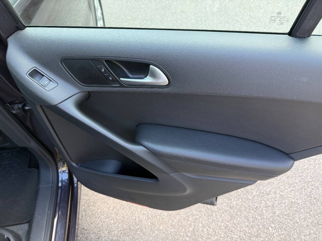 2016 Volkswagen Tiguan Image 16