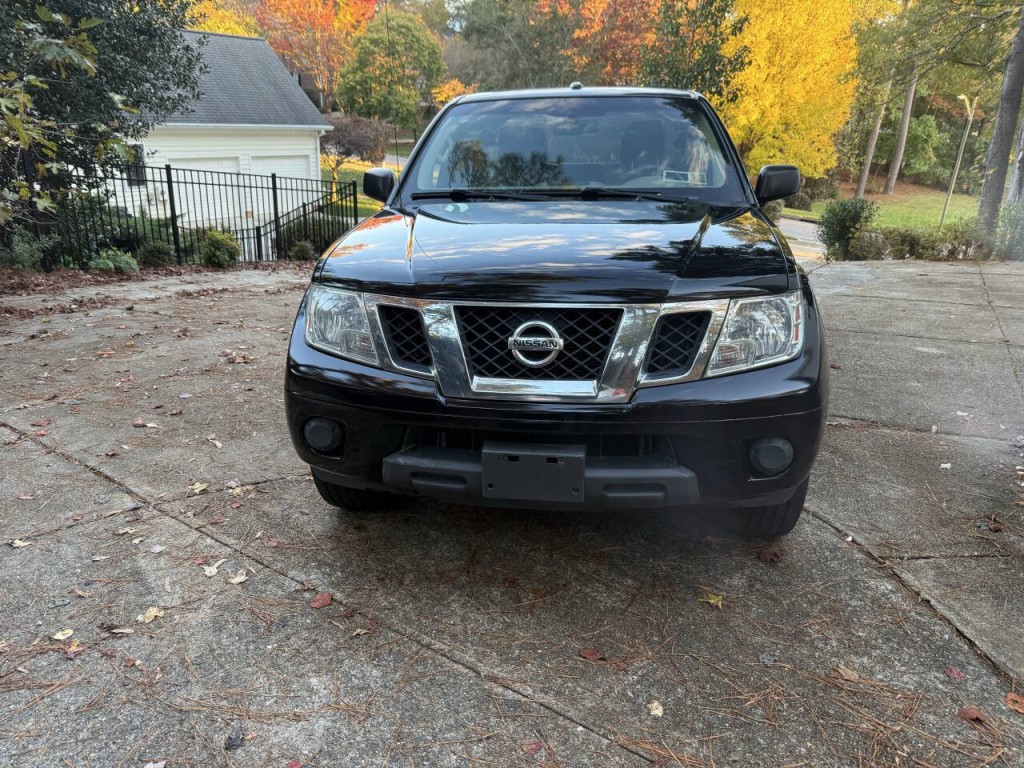 2013 Nissan Frontier Image 2