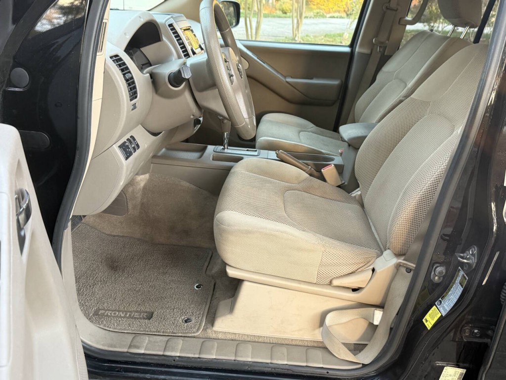 2013 Nissan Frontier Image 13