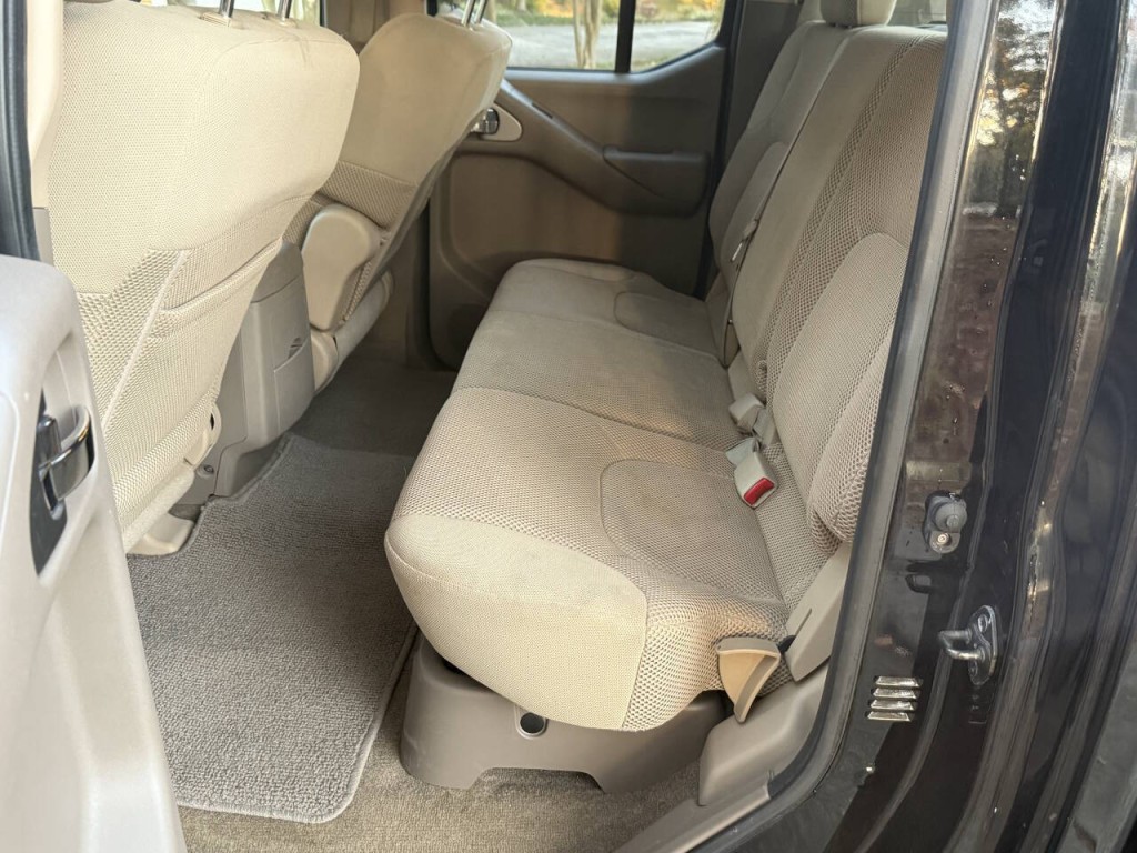 2013 Nissan Frontier Image 14