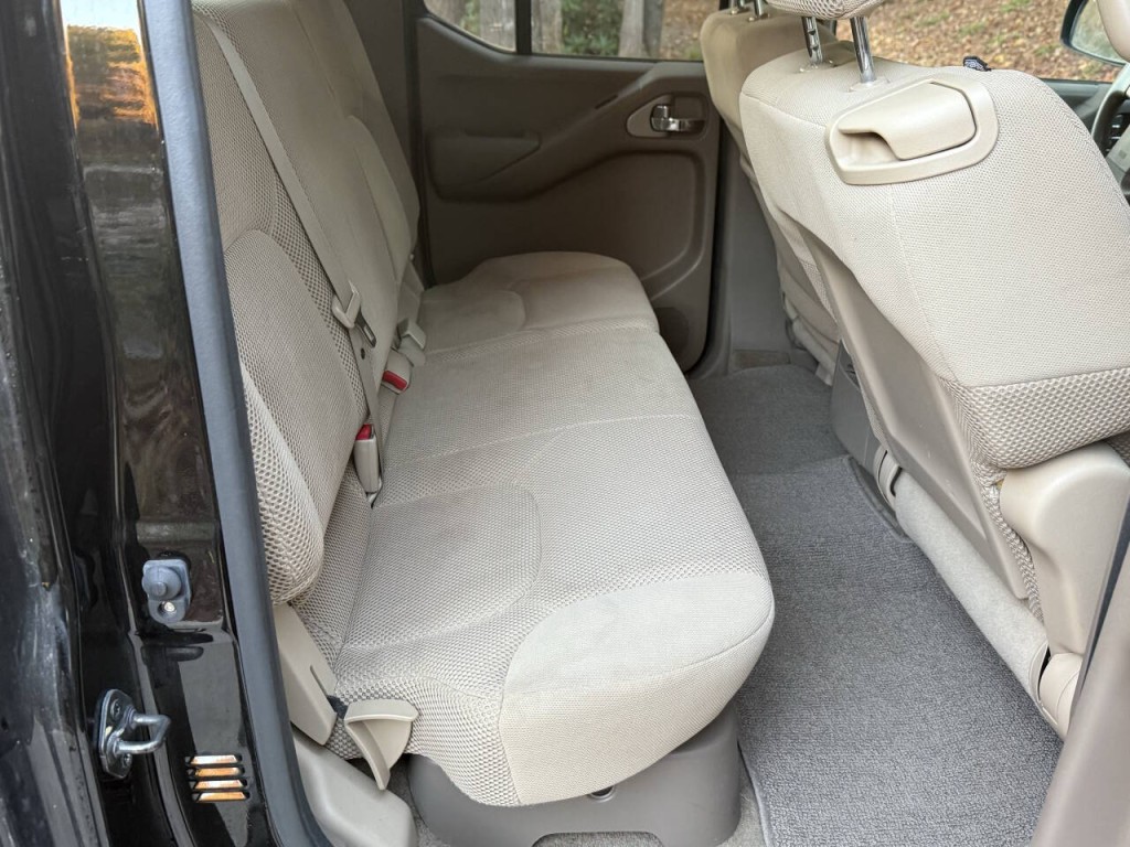 2013 Nissan Frontier Image 15