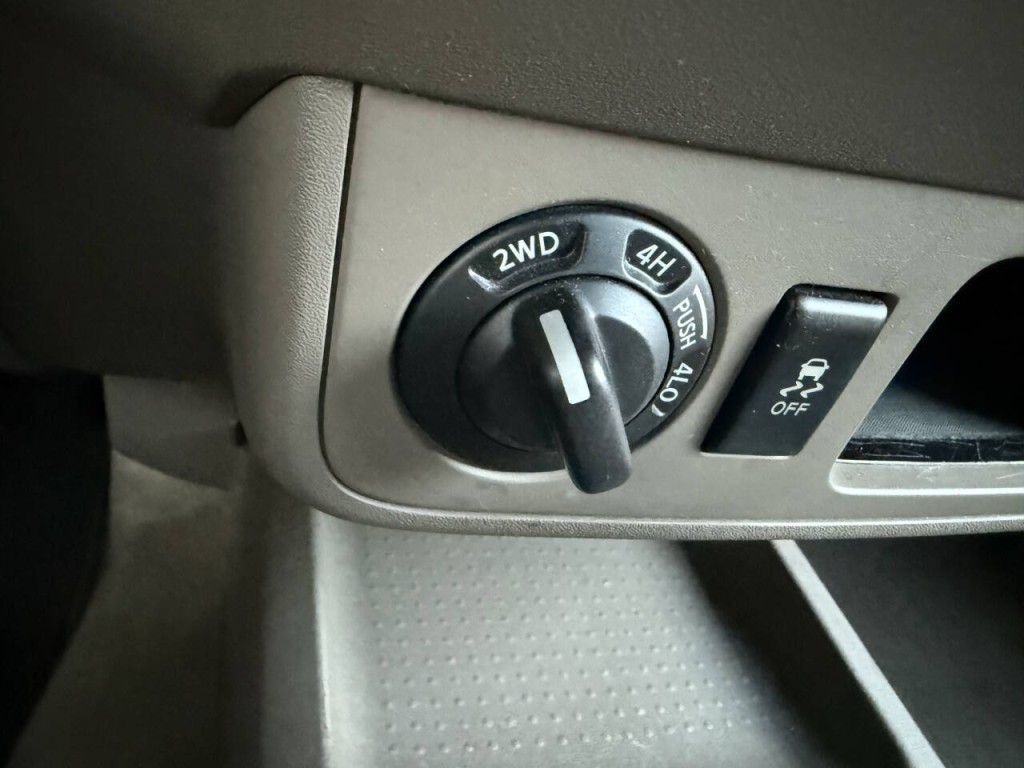 2013 Nissan Frontier Image 21