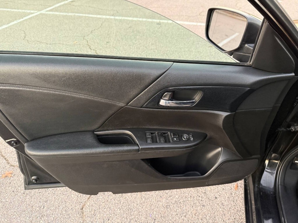 2013 Honda Accord Image 12