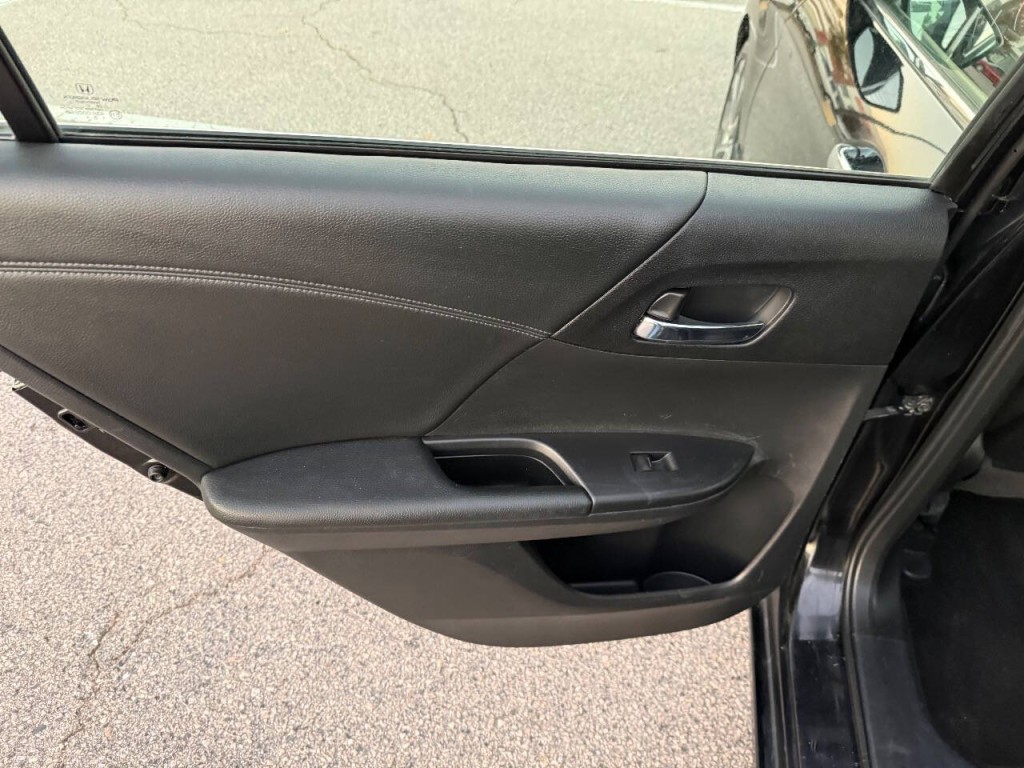 2013 Honda Accord Image 15