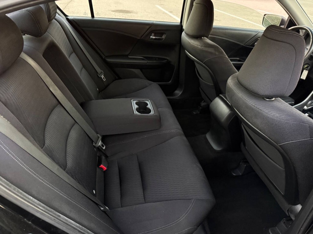 2013 Honda Accord Image 16