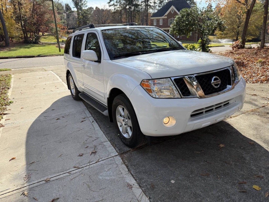 2011 Nissan Pathfinder Image 3