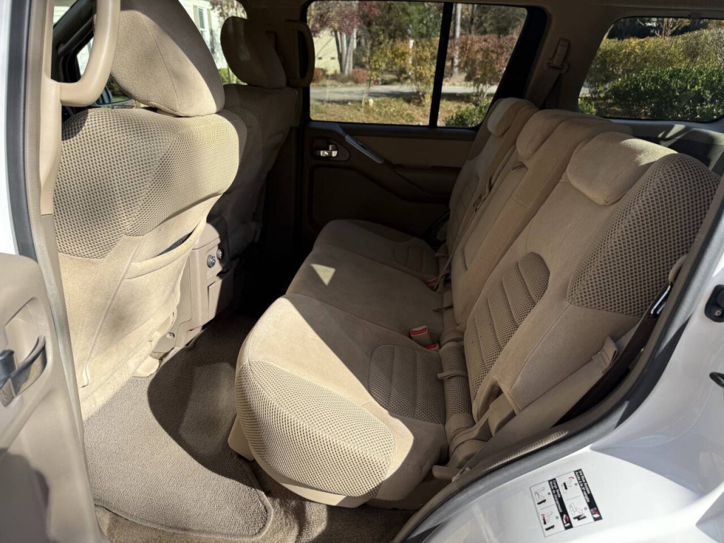 2011 Nissan Pathfinder Image 12
