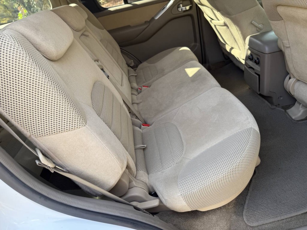 2011 Nissan Pathfinder Image 17